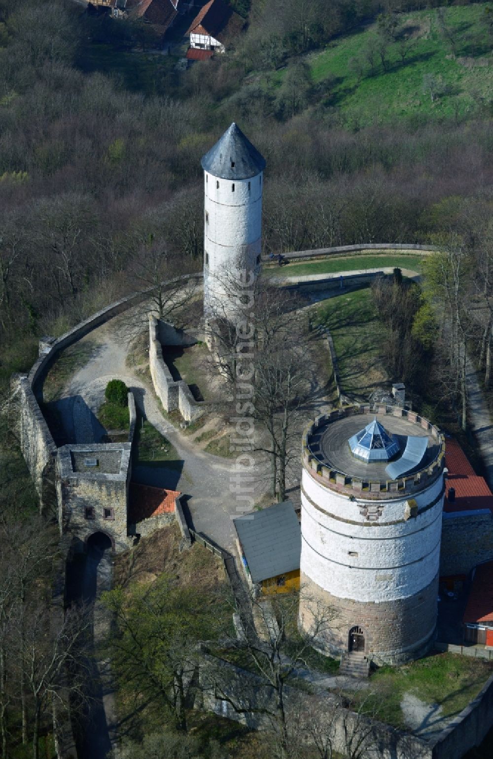 Bovenden aus der Vogelperspektive: Burg Plesse, auch Plesseburg oder Ruine Plesseburg genannt, in Bovenden im Bundesland Niedersachsen