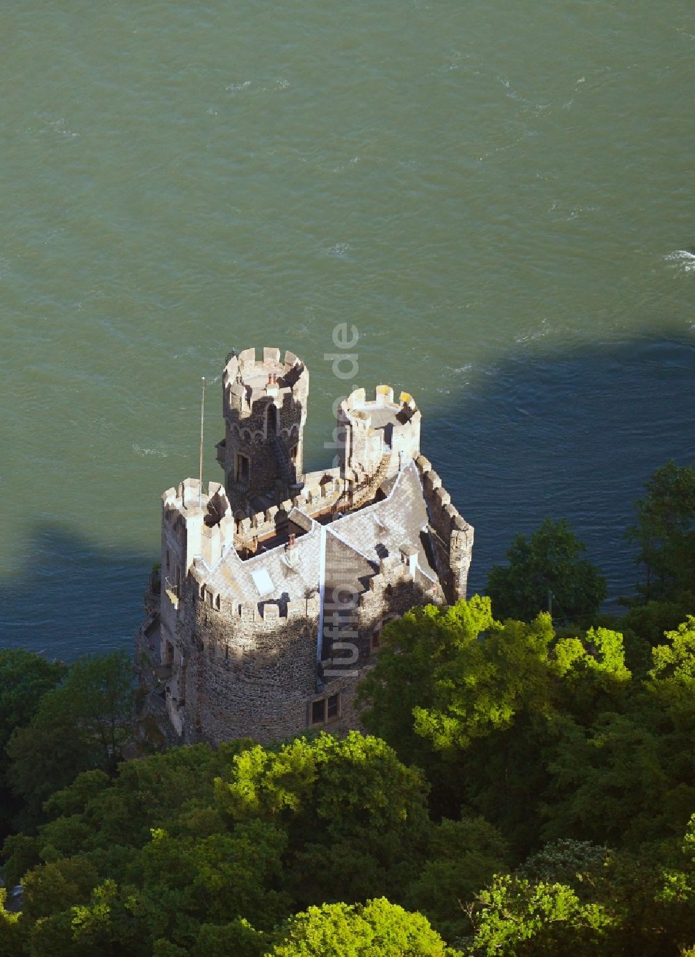 Trechtingshausen von oben - Burg Romantik-Schloß Burg Rheinstein in Trechtingshausen im Bundesland Rheinland-Pfalz, Deutschland