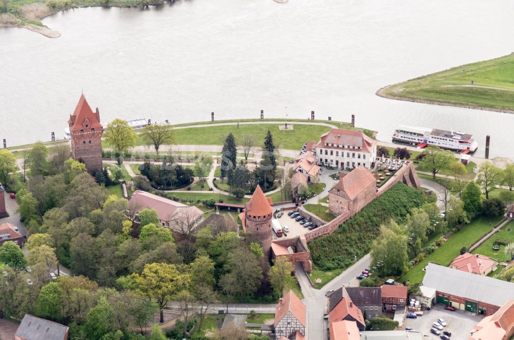 Tangermünde aus der Vogelperspektive: Burg / Schloss in Tangermünde im Bundesland Sachsen-Anhalt