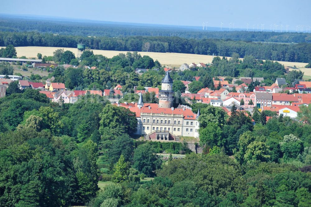 Luftbild Wiesenburg - Burg und den Schlosspark Schloß Wiesenburg