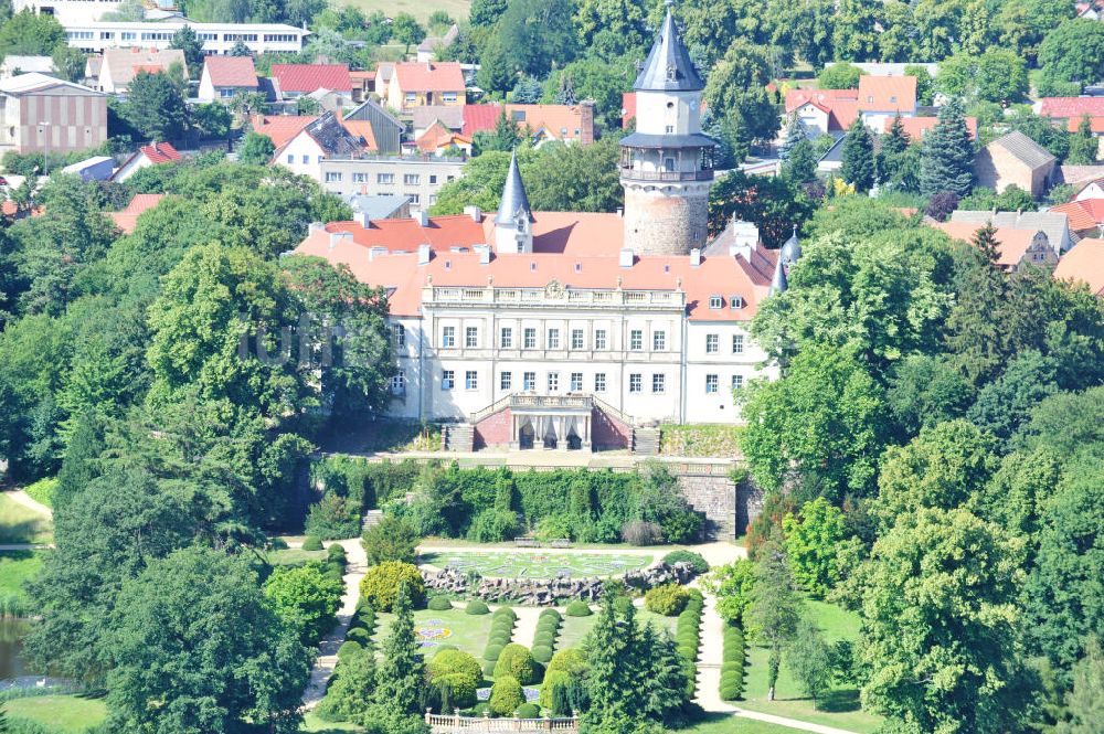 Wiesenburg aus der Vogelperspektive: Burg und den Schlosspark Schloß Wiesenburg