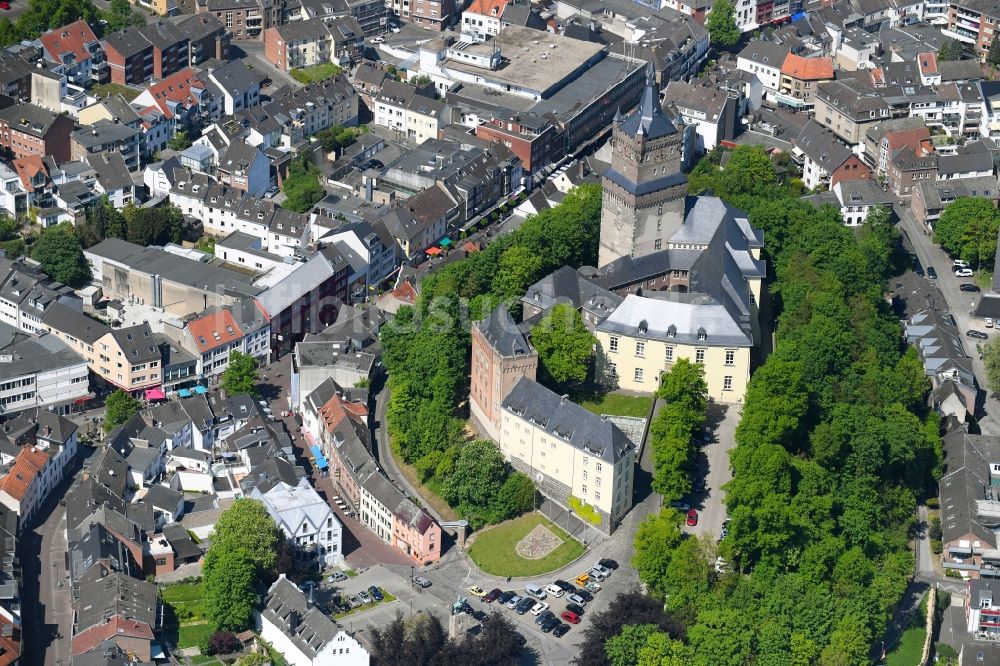 Kleve aus der Vogelperspektive: Burg Schwanenburg in Kleve im Bundesland Nordrhein-Westfalen, Deutschland