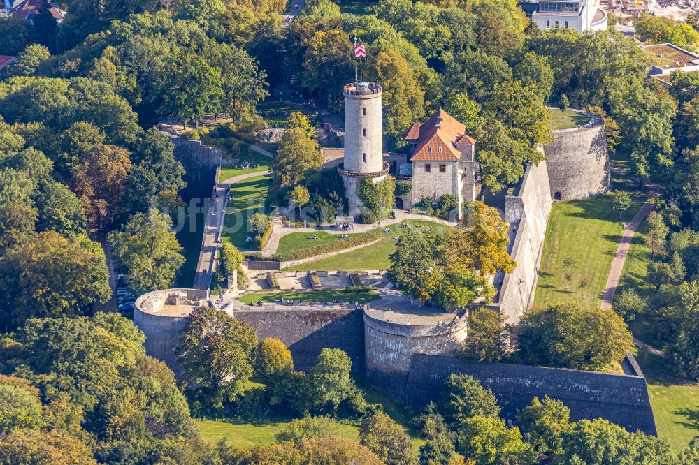 Bielefeld von oben - Burg Sparrenburg in Bielefeld im Bundesland Nordrhein-Westfalen, Deutschland