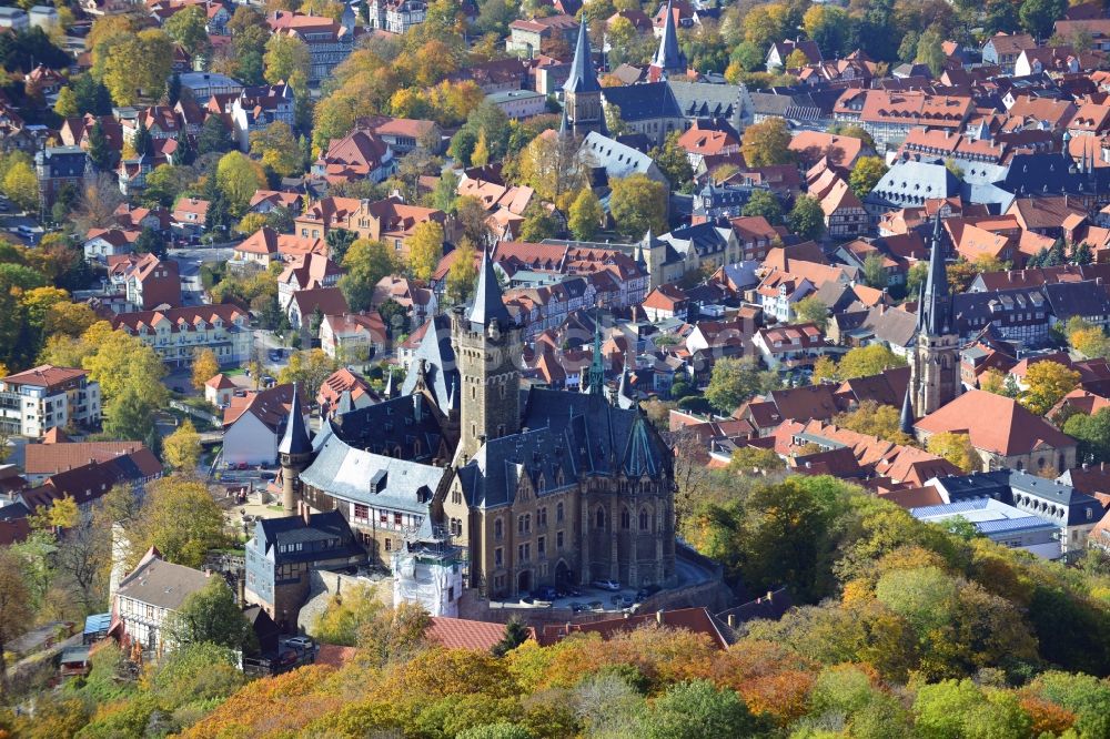 Wernigerode von oben - Burg Wernigerode in der gleichnamigen Stadt im Bundesland Sachsen-Anhalt