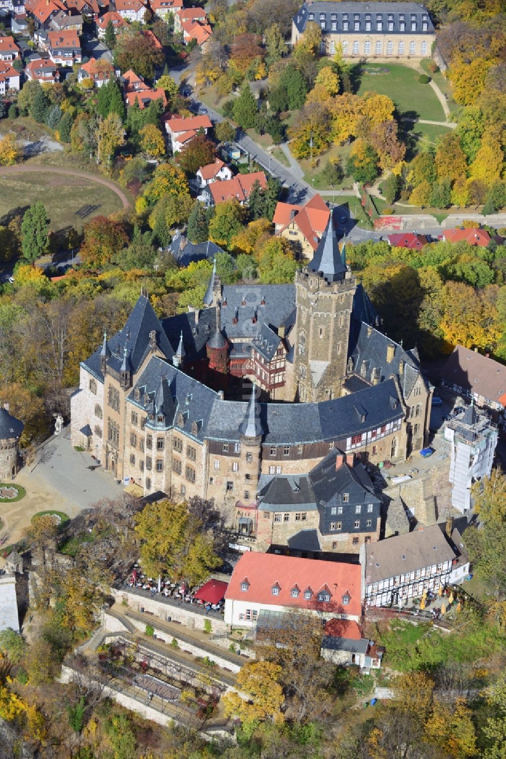 Wernigerode von oben - Burg Wernigerode in der gleichnamigen Stadt im Bundesland Sachsen-Anhalt