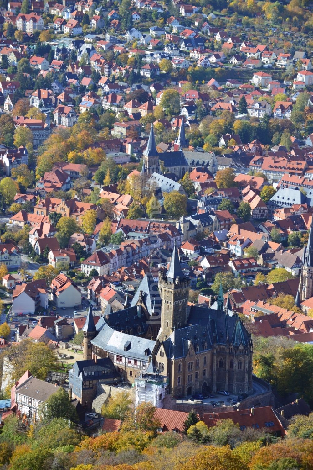 Wernigerode von oben - Burg Wernigerode in der gleichnamigen Stadt im Bundesland Sachsen-Anhalt