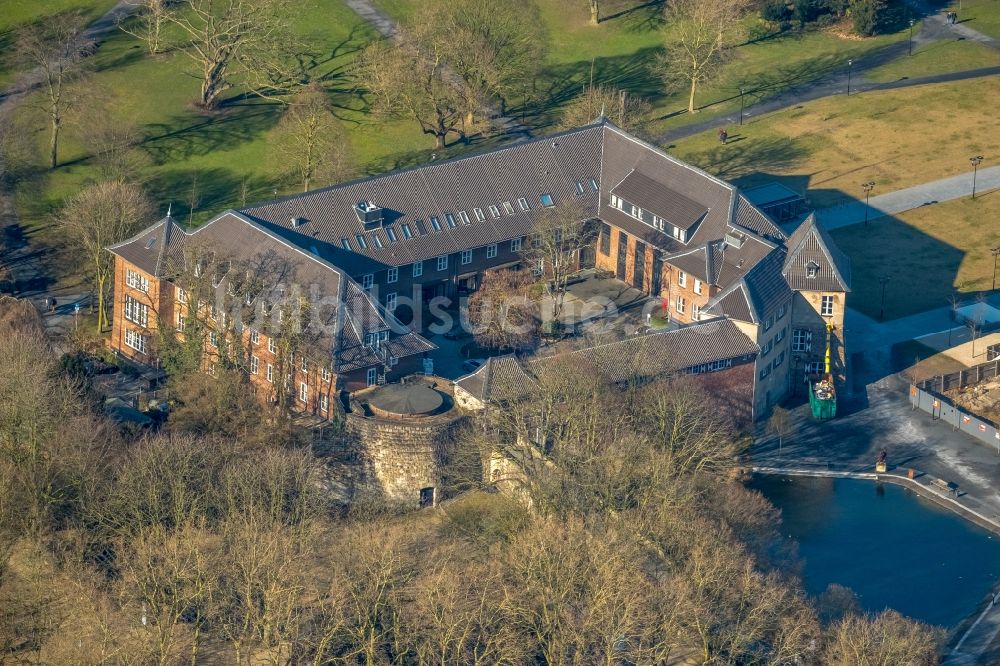 Luftbild Dinslaken - Burganlage der Burg Dinslaken am Platz D'Agen in Dinslaken im Bundesland Nordrhein-Westfalen, Deutschland