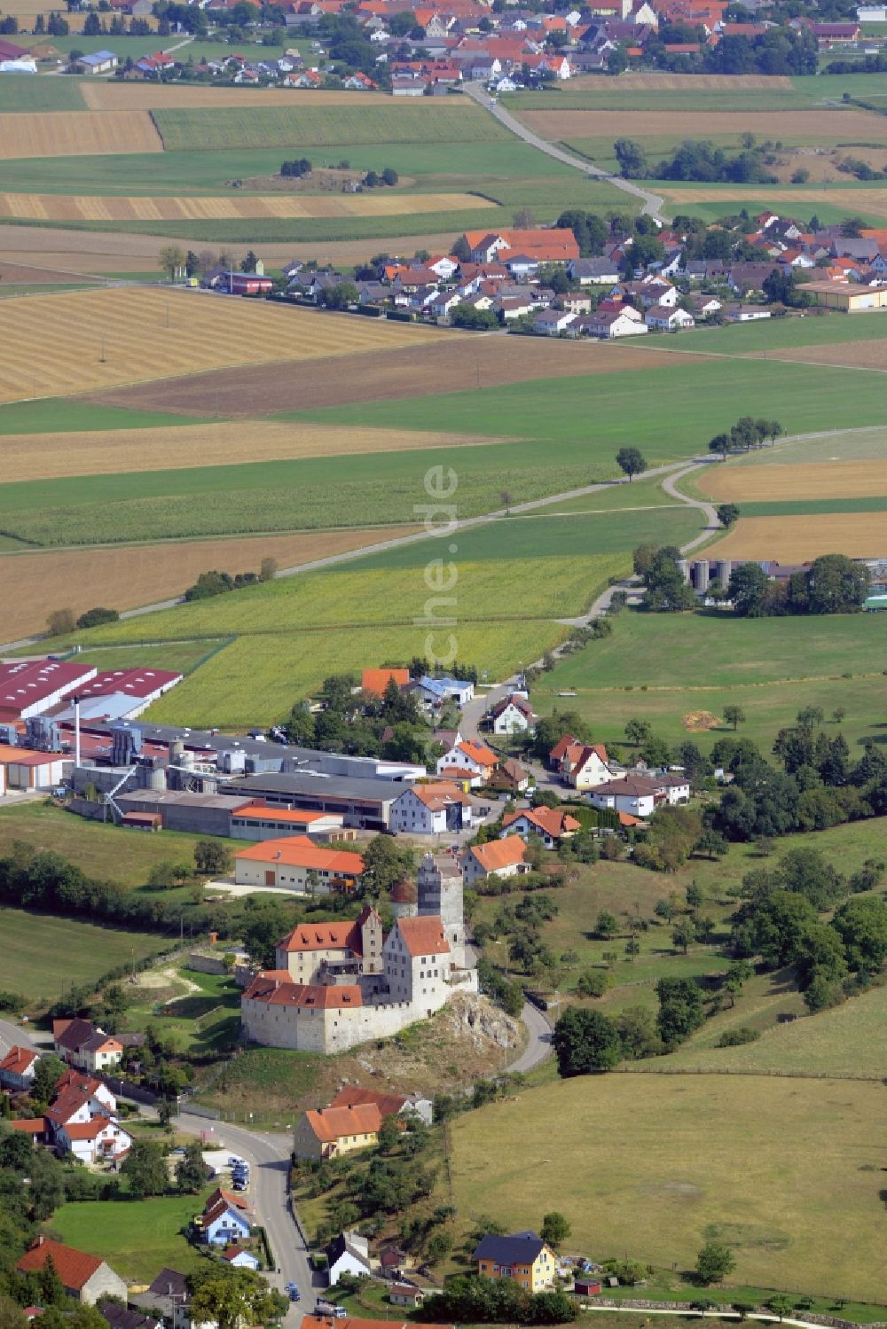 Luftaufnahme Dischingen - Burganlage der Burg Katzenstein in Dischingen im Bundesland Baden-Württemberg