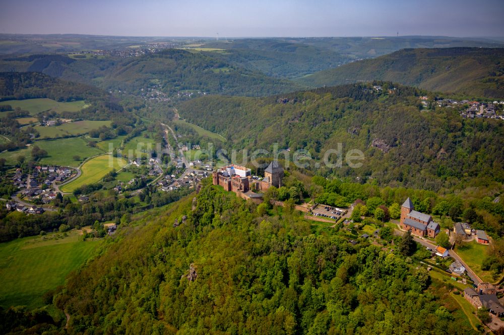 Luftbild Nideggen - Burganlage mit Burgenmuseum in Nideggen im Bundesland Nordrhein-Westfalen, Deutschland