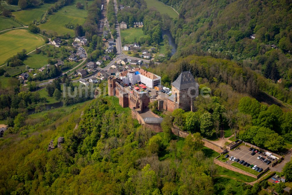 Luftaufnahme Nideggen - Burganlage mit Burgenmuseum in Nideggen im Bundesland Nordrhein-Westfalen, Deutschland