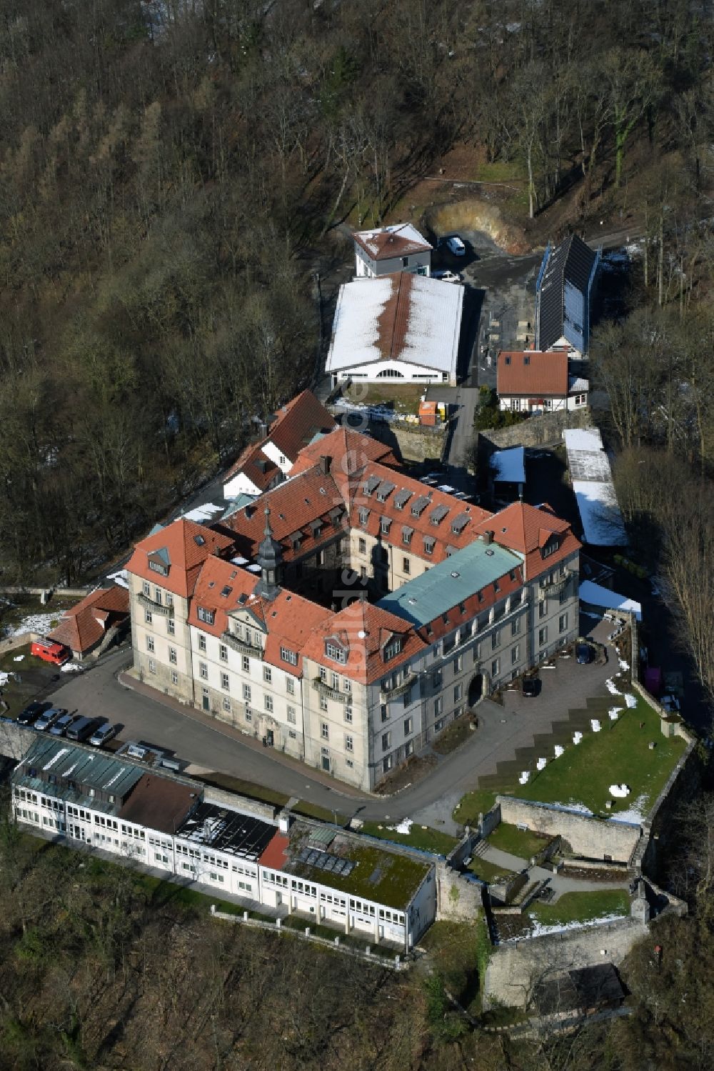 Hofbieber aus der Vogelperspektive: Burganlage des Internat Schloss Bieberstein mit der Hermann Lietz Schule in Hofbieber im Bundesland Hessen