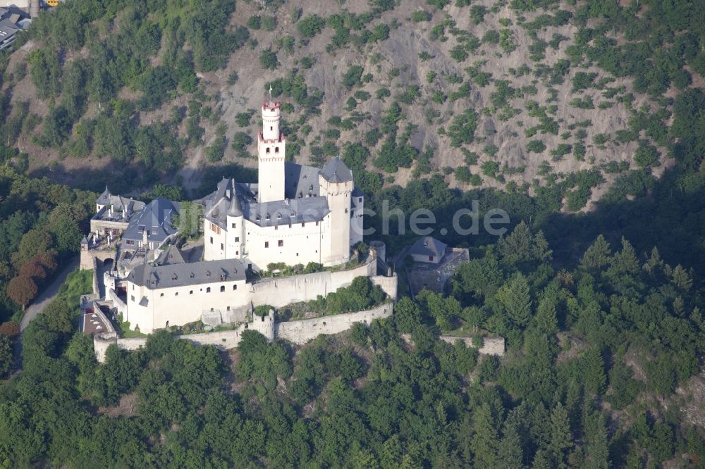 Braubach von oben - Burganlage der Marksburg bei Braubach im Bundesland Rheinland-Pfalz