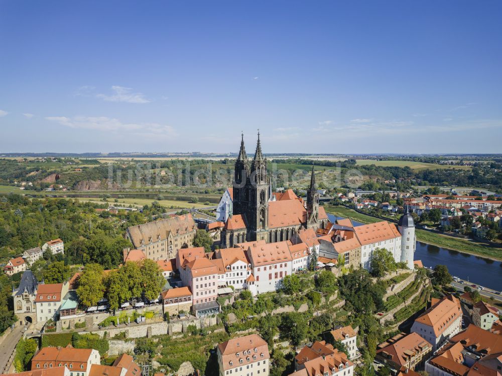 Luftbild Meißen - Burganlage des Schloss Albrechtsburg mit dem Hochstift Dom am Domplatz in Meißen im Bundesland Sachsen