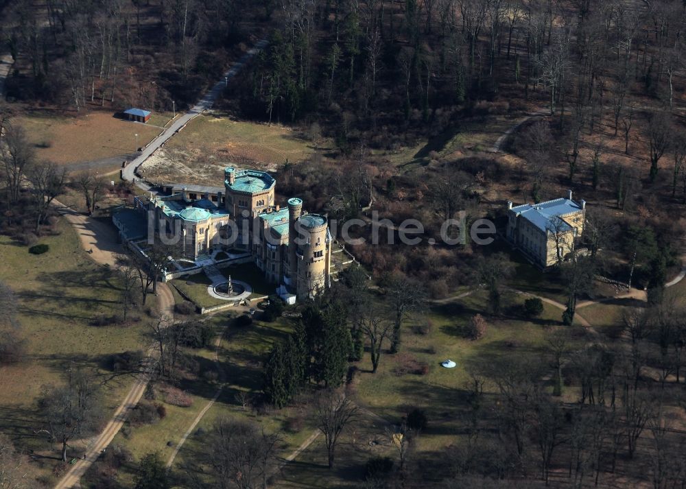 Potsdam von oben - Burganlage des Schloss Babelsberg in Potsdam im Bundesland Brandenburg