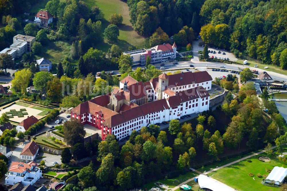 Luftaufnahme Bad Iburg - Burganlage des Schloss in Bad Iburg im Bundesland Niedersachsen, Deutschland