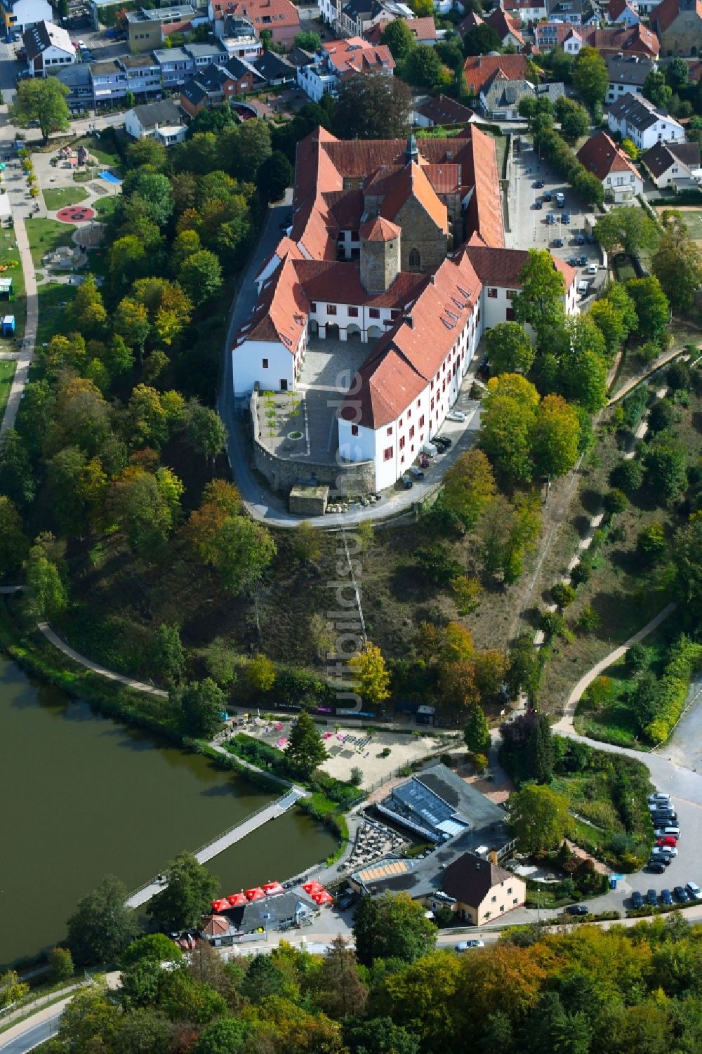 Luftbild Bad Iburg - Burganlage des Schloss in Bad Iburg im Bundesland Niedersachsen, Deutschland