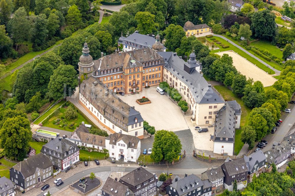 Luftbild Bad Berleburg - Burganlage Schloß Berleburg in Bad Berleburg im Bundesland Nordrhein-Westfalen, Deutschland