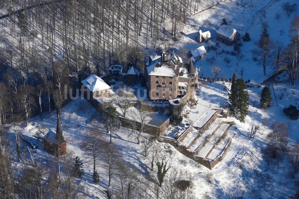 Witzenhausen aus der Vogelperspektive: Burganlage des Schloss Berlepsch im Winter in Witzenhausen im Bundesland Hessen