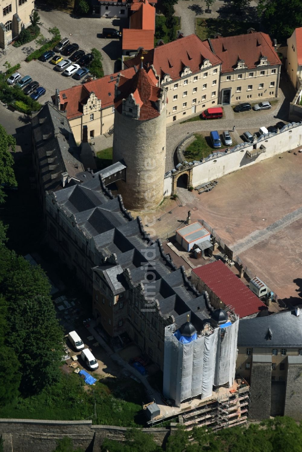 Luftaufnahme Bernburg (Saale) - Burganlage von Schloss Bernburg in Bernburg (Saale) im Bundesland Sachsen-Anhalt