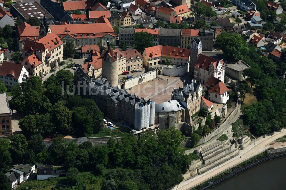 Luftbild Bernburg (Saale) - Burganlage des Schloss Bernburg am östlichen Saaleufer in Bernburg (Saale) im Bundesland Sachsen-Anhalt