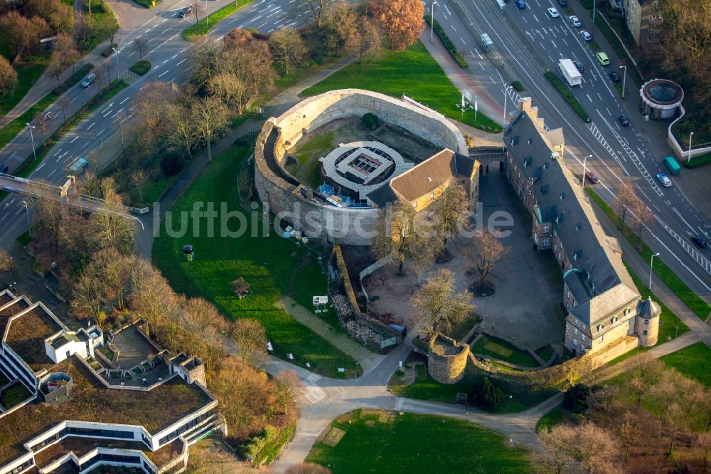 Mülheim an der Ruhr von oben - Burganlage des Schloss Broich in Mülheim an der Ruhr im Bundesland Nordrhein-Westfalen