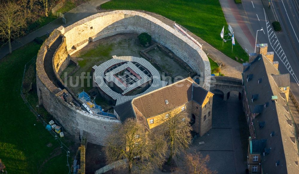 Mülheim an der Ruhr aus der Vogelperspektive: Burganlage des Schloss Broich in Mülheim an der Ruhr im Bundesland Nordrhein-Westfalen