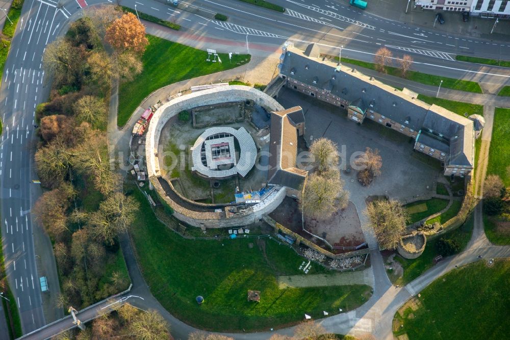 Luftbild Mülheim an der Ruhr - Burganlage des Schloss Broich in Mülheim an der Ruhr im Bundesland Nordrhein-Westfalen