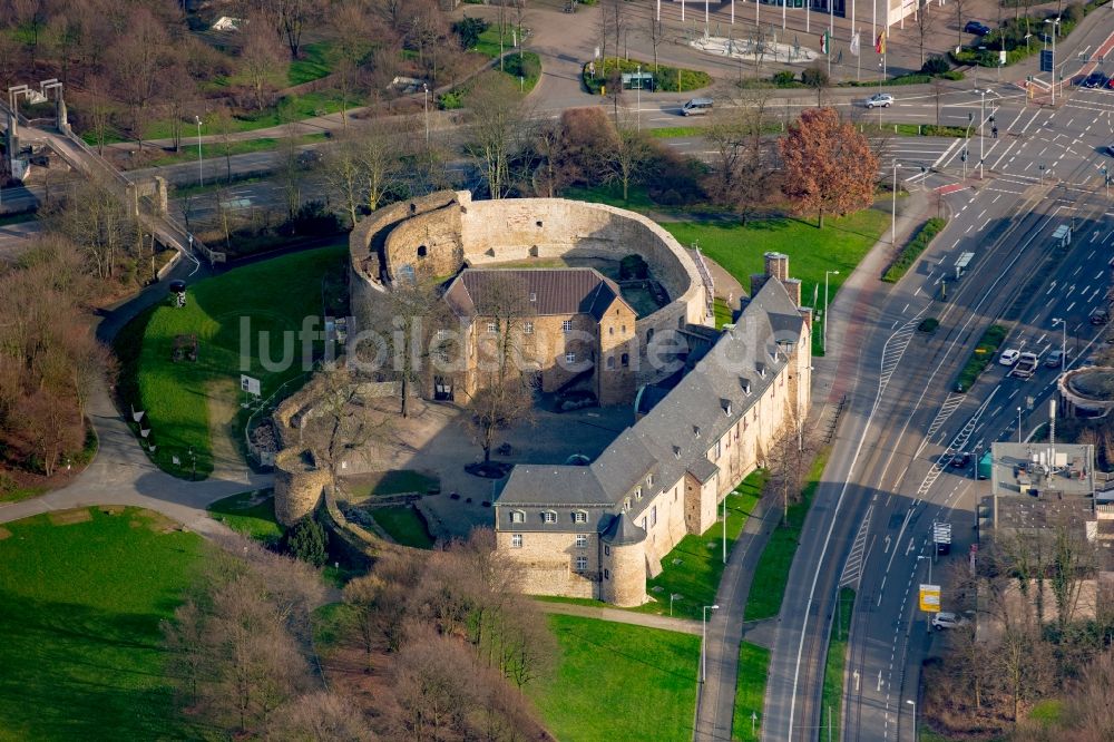 Mülheim an der Ruhr aus der Vogelperspektive: Burganlage des Schloss Broich in Mülheim an der Ruhr im Bundesland Nordrhein-Westfalen