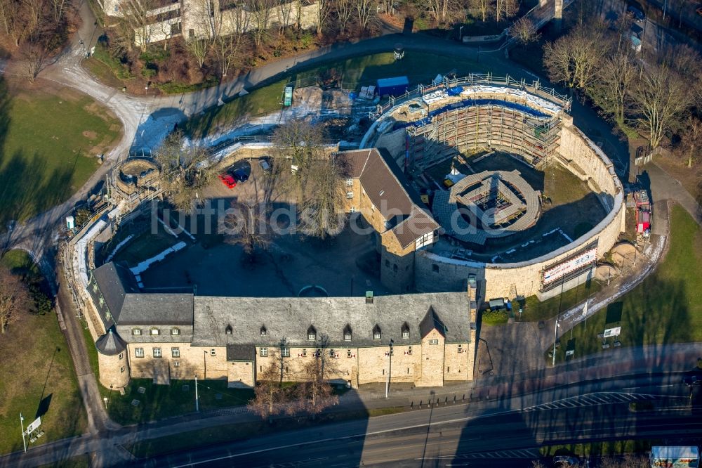 Luftaufnahme Mülheim an der Ruhr - Burganlage des Schloss Broich in Mülheim an der Ruhr im Bundesland Nordrhein-Westfalen