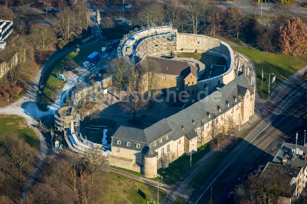 Mülheim an der Ruhr aus der Vogelperspektive: Burganlage des Schloss Broich in Mülheim an der Ruhr im Bundesland Nordrhein-Westfalen