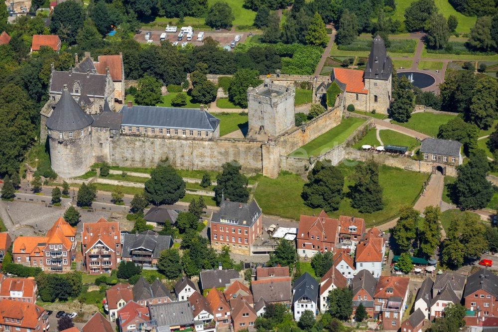 Luftaufnahme Bad Bentheim - Burganlage des Schloss Burg Bentheim an der Schloßstraße in Bad Bentheim im Bundesland Niedersachsen, Deutschland