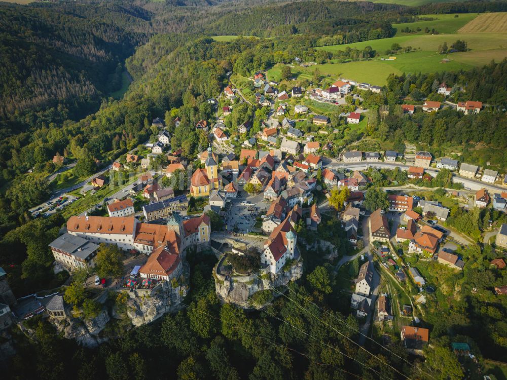 Luftaufnahme Hohnstein - Burganlage des Schloss Burg Hohnstein in Hohnstein im Bundesland Sachsen, Deutschland