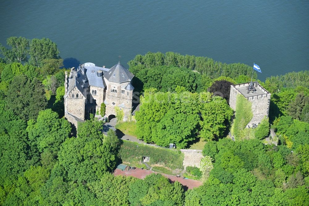 Bad Breisig von oben - Burganlage des Schloss Burg Rheineck in Bad Breisig im Bundesland Rheinland-Pfalz, Deutschland