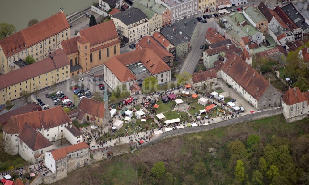 Luftbild Burghausen - Burganlage des Schloss in Burghausen im Bundesland Bayern, Deutschland