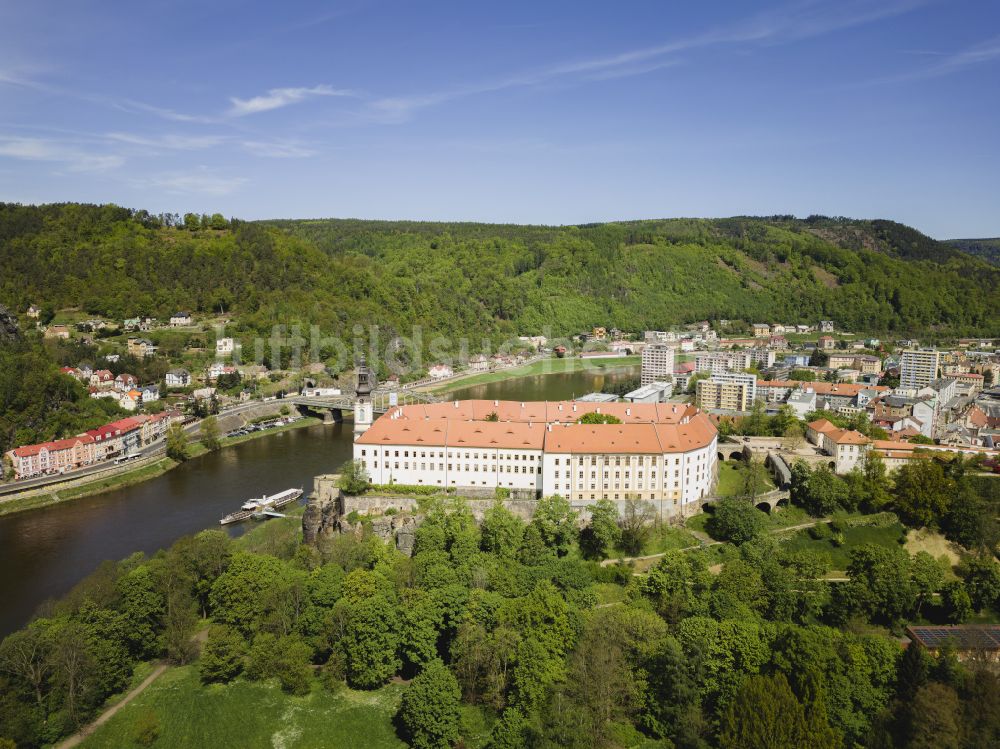 Decin aus der Vogelperspektive: Burganlage des Schloss in Decin in Ustecky kraj - Aussiger Region, Tschechien