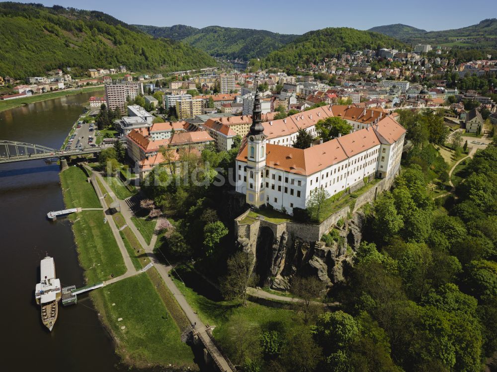 Luftbild Decin - Burganlage des Schloss in Decin in Ustecky kraj - Aussiger Region, Tschechien