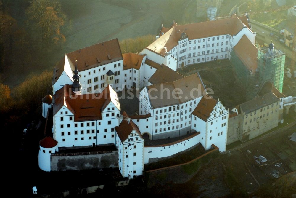 Colditz aus der Vogelperspektive: Burganlage des Schloss und der DJH Jugendherberge an der Schlossgasse in Colditz im Bundesland Sachsen, Deutschland