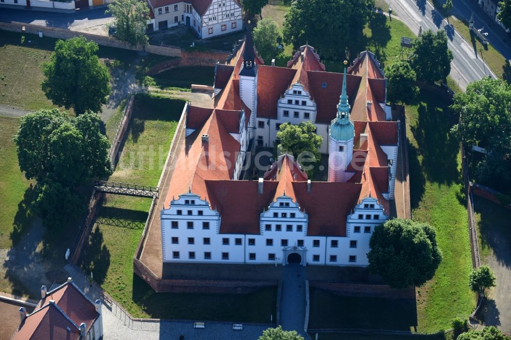 Luftbild Doberlug-Kirchhain - Burganlage des Schloss Doberlug in Doberlug-Kirchhain im Bundesland Brandenburg, Deutschland