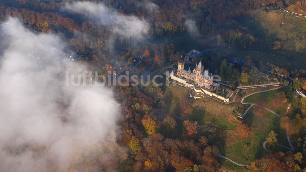 Luftaufnahme Königswinter - Burganlage Schloss Drachenburg in Königswinter im Bundesland Nordrhein-Westfalen, Deutschland