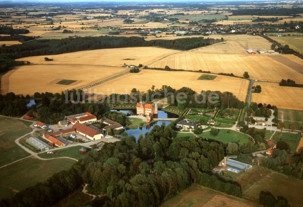 Luftbild Kvaendrup - Burganlage des Schloss Egeskov in Kvaendrup in Region Syddanmark, Dänemark