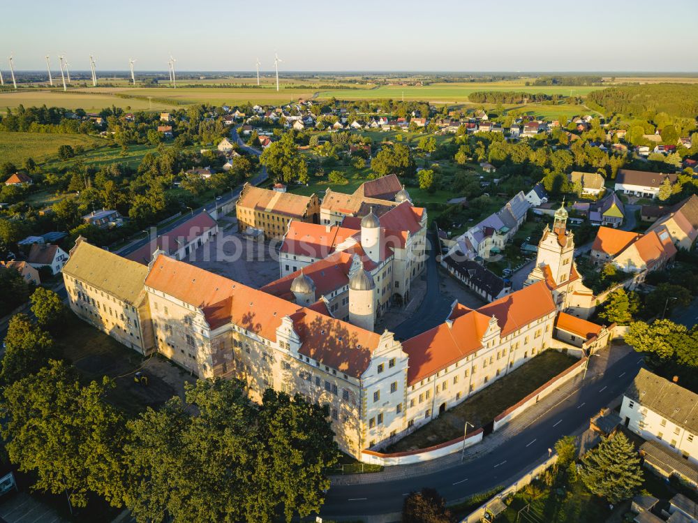 Luftbild Prettin - Burganlage des Schloss und der Gedenkstätte in Prettin im Bundesland Sachsen-Anhalt, Deutschland