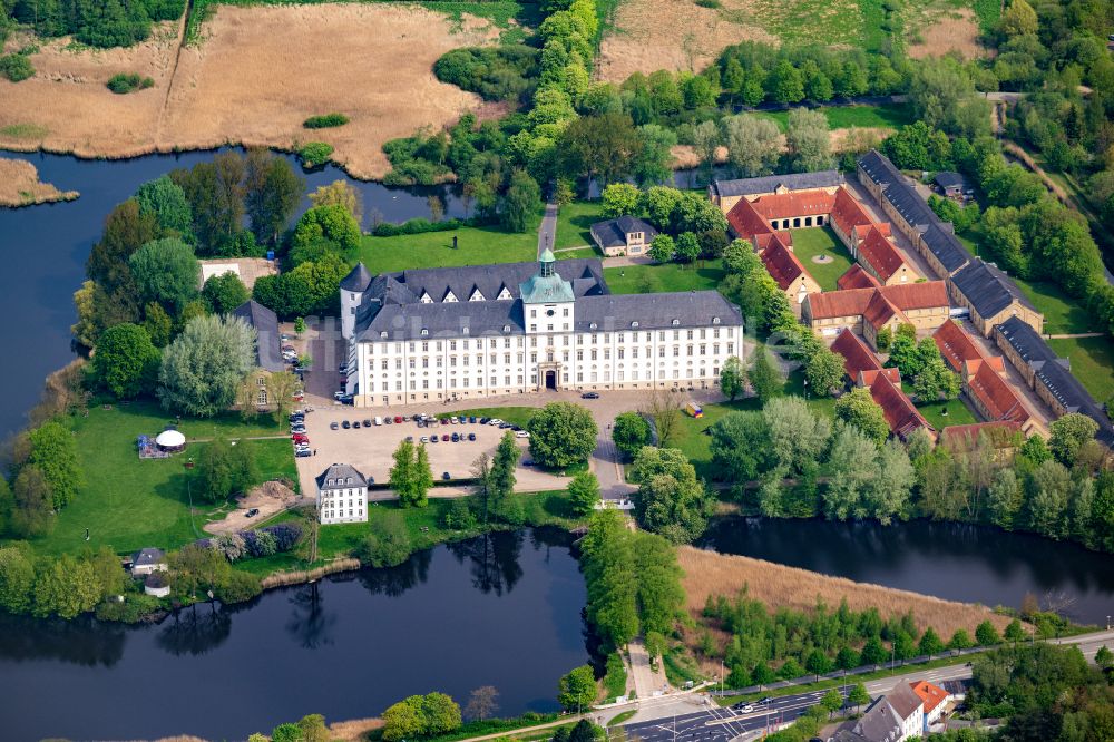 Luftaufnahme Schleswig - Burganlage des Schloss Gottorf im Ortsteil Annettenhöh in Schleswig im Bundesland Schleswig-Holstein