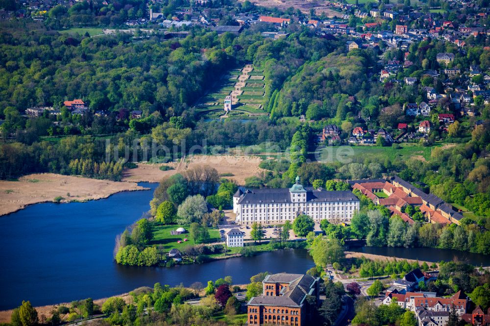 Schleswig von oben - Burganlage des Schloss Gottorf im Ortsteil Annettenhöh in Schleswig im Bundesland Schleswig-Holstein