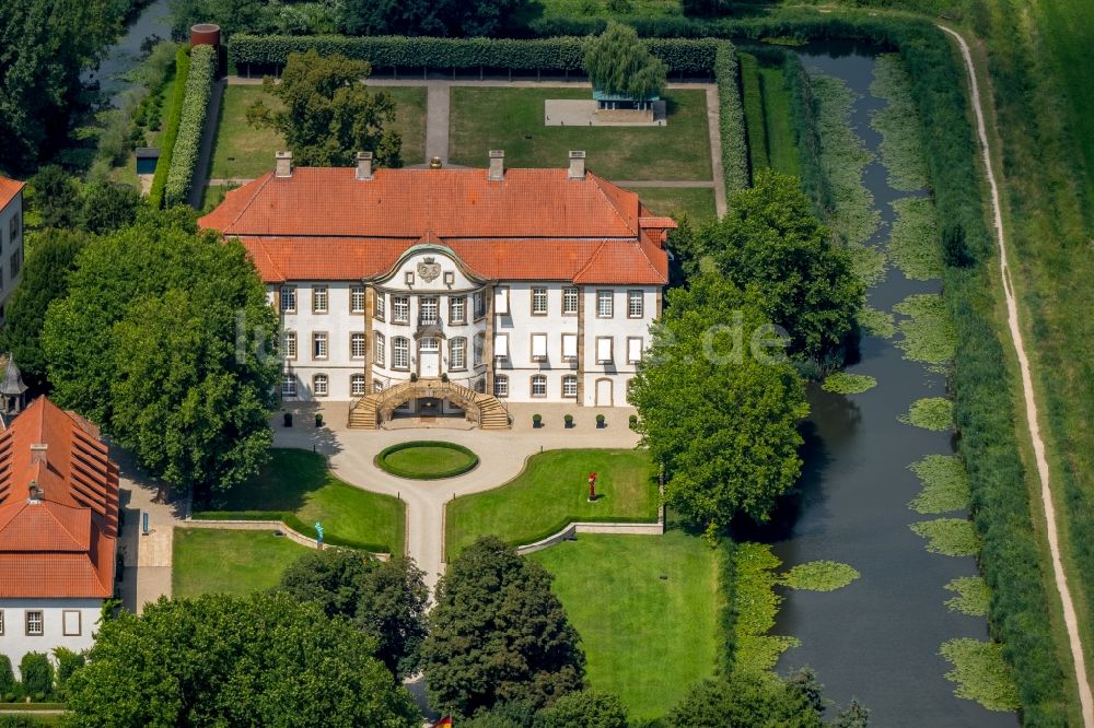 Harkotten aus der Vogelperspektive: Burganlage des Schloss Harkotten in Harkotten im Bundesland Nordrhein-Westfalen, Deutschland