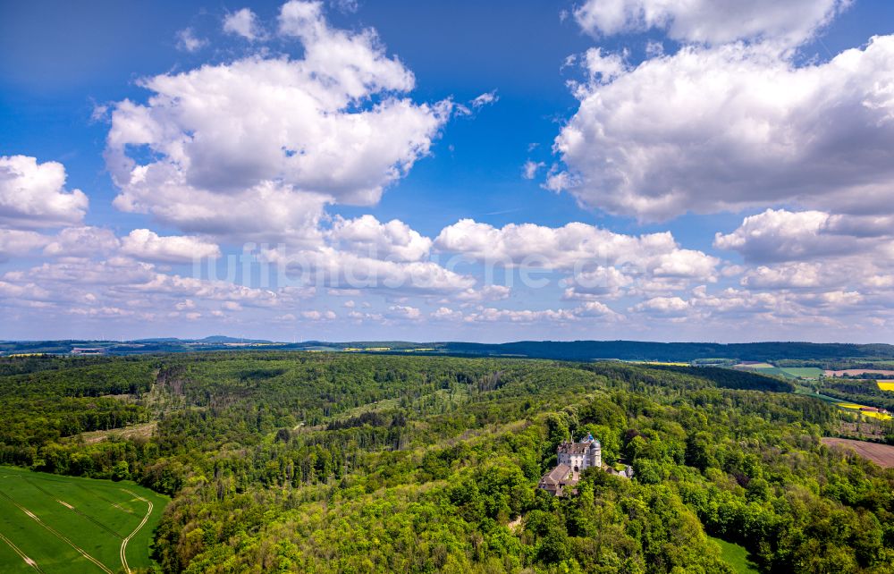 Hinnenburg aus der Vogelperspektive: Burganlage Schloss Hinnenburg in Hinnenburg im Bundesland Nordrhein-Westfalen, Deutschland