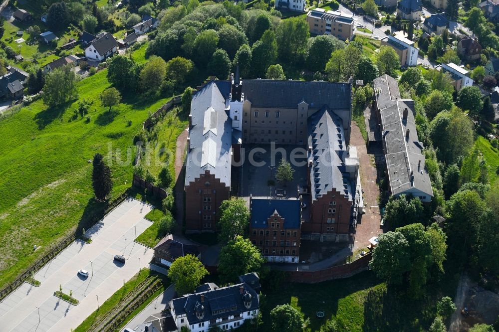 Stollberg/Erzgeb. aus der Vogelperspektive: Burganlage des Schloss Hoheneck in Stollberg/Erzgeb. im Bundesland Sachsen, Deutschland