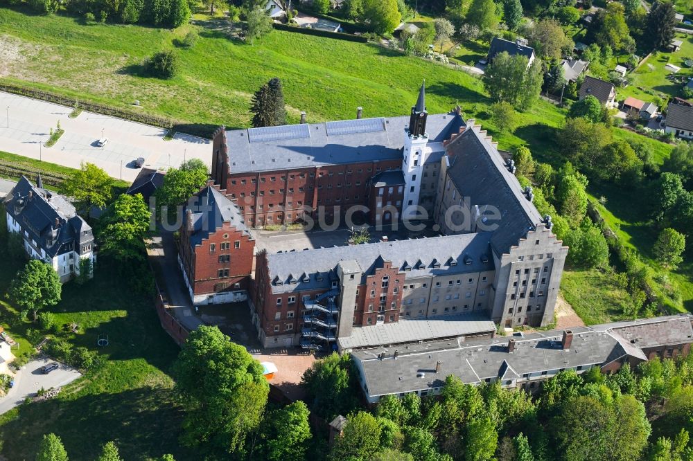 Stollberg/Erzgeb. von oben - Burganlage des Schloss Hoheneck in Stollberg/Erzgeb. im Bundesland Sachsen, Deutschland