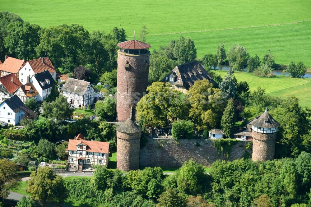 Trendelburg aus der Vogelperspektive: Burganlage des Schloss Hotel Burg Trendelburg am Steinweg in Trendelburg im Bundesland Hessen, Deutschland