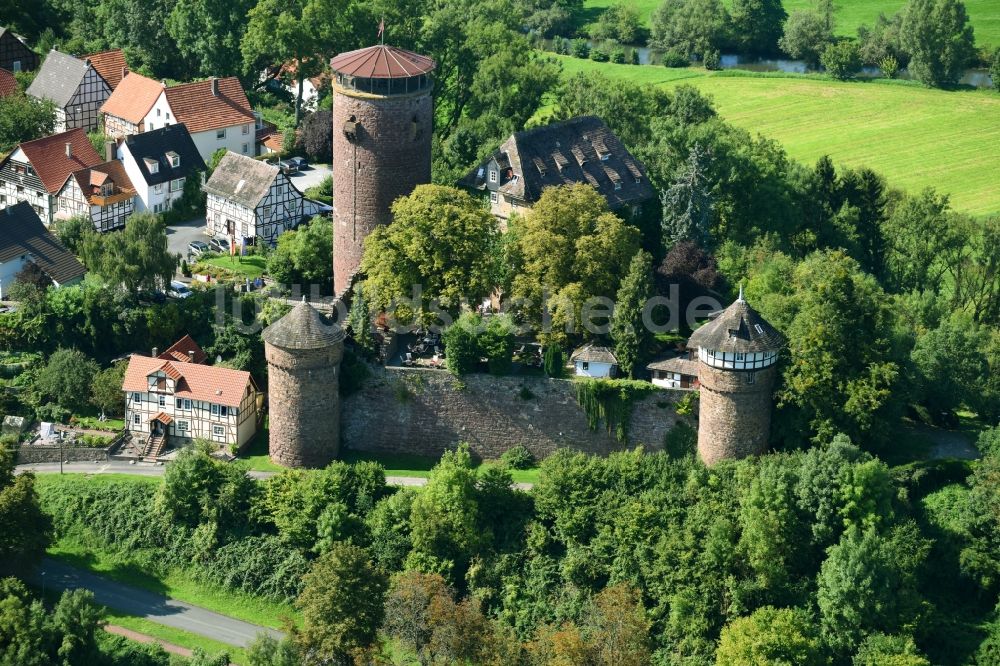 Luftaufnahme Trendelburg - Burganlage des Schloss Hotel Burg Trendelburg am Steinweg in Trendelburg im Bundesland Hessen, Deutschland