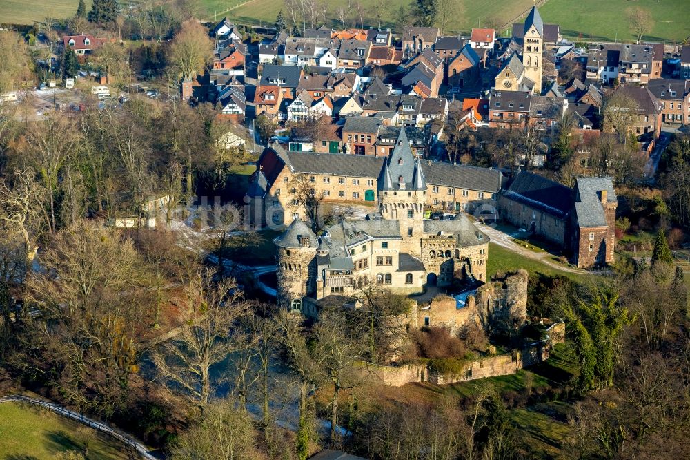 Luftaufnahme Grevenbroich - Burganlage des Schloss Hülchrath im